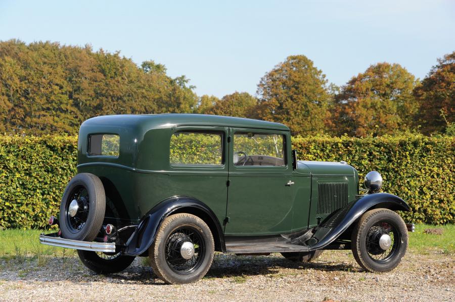  Ford Model 18 Tudor Sedan 1932 года  (фото 3 из 7)